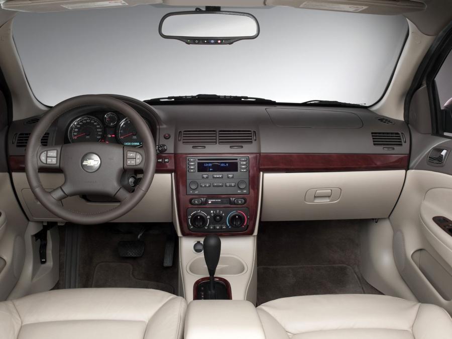  Chevrolet Cobalt Sedan 2004 года  (фото 7 из 16)